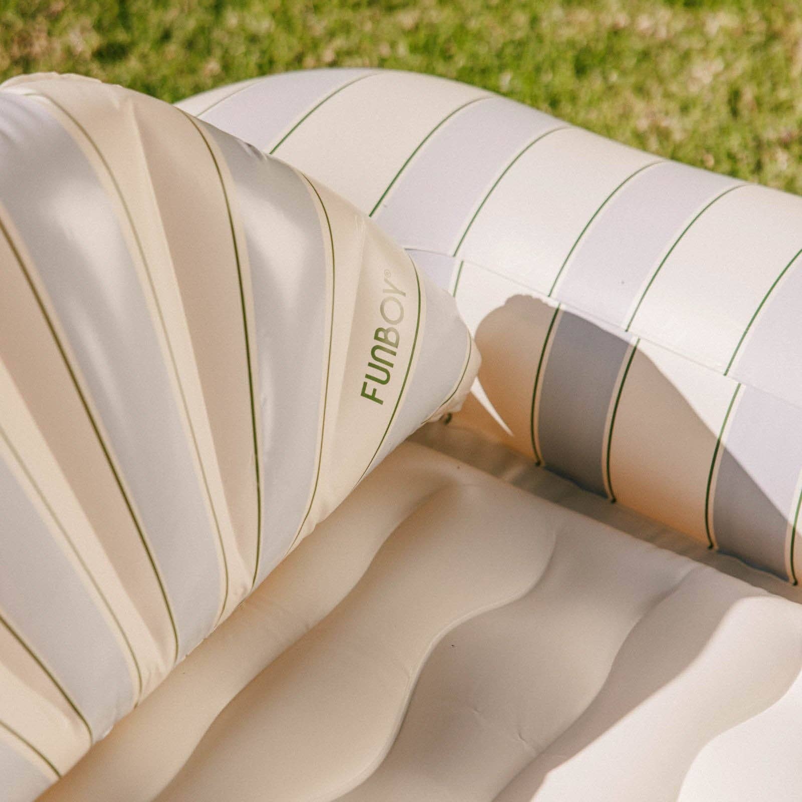 Tanning Pool Lounger FUNBOY