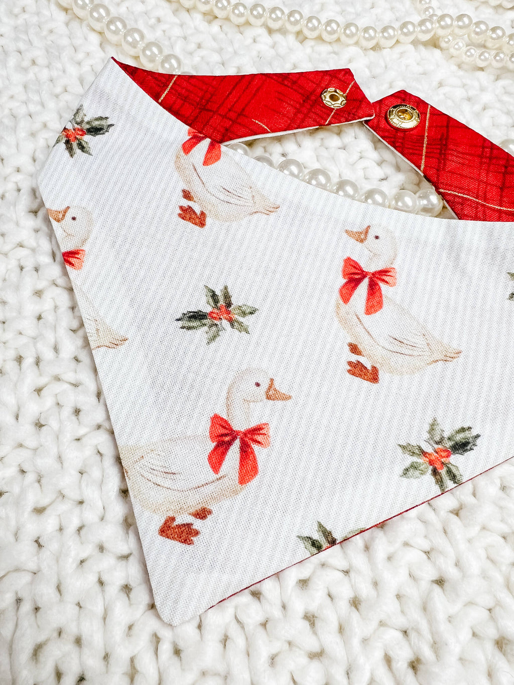 Christmas Goose Snap-On Reversible Dog Bandana, Curved Neck StellaLoo