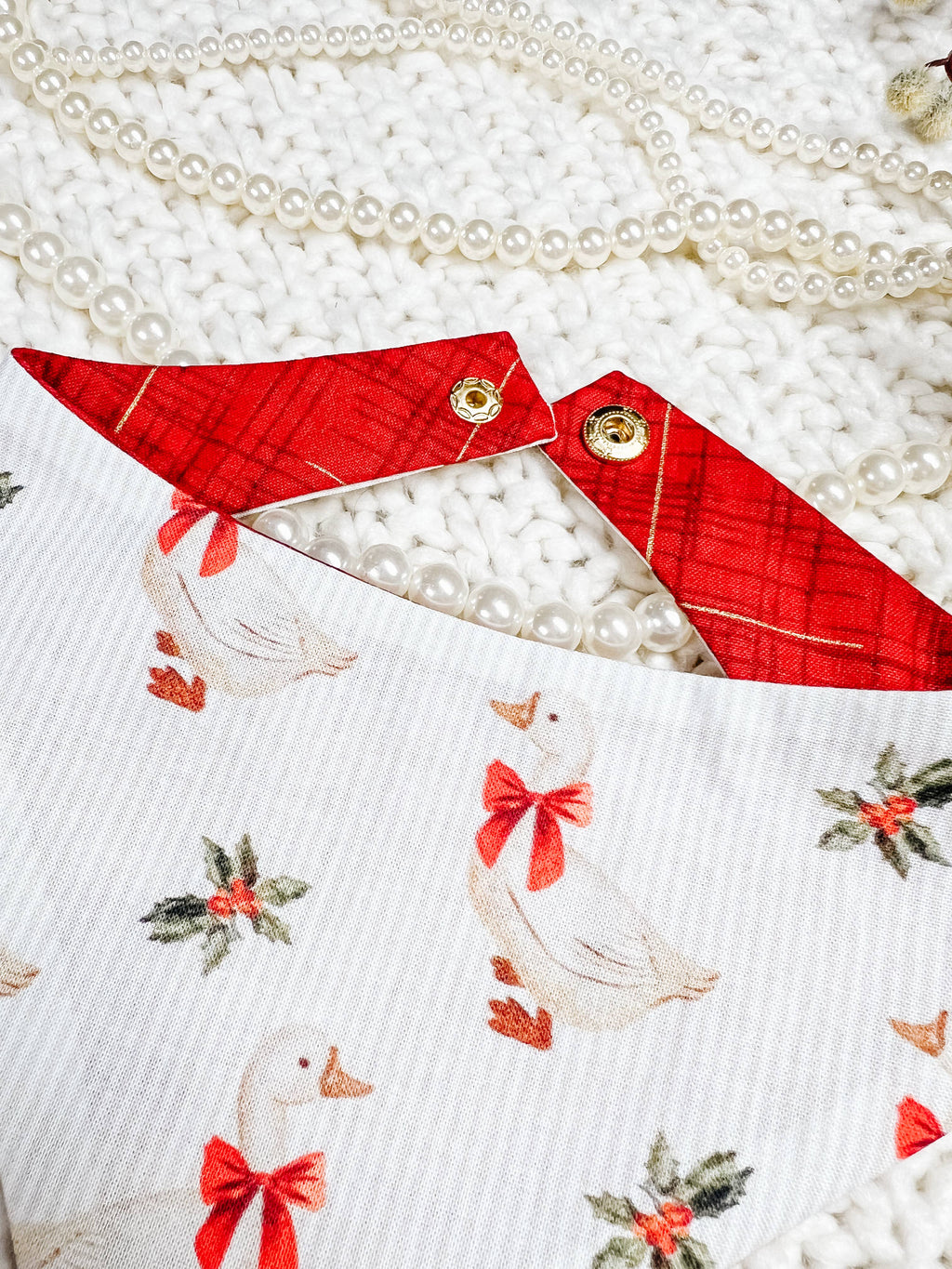 Christmas Goose Snap-On Reversible Dog Bandana, Curved Neck StellaLoo